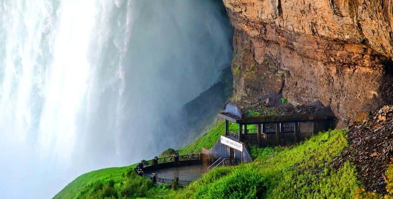 4 hr Summer Fun Tour - Niagara Falls Canada - A 4-hour plan that hits the big Niagara stops