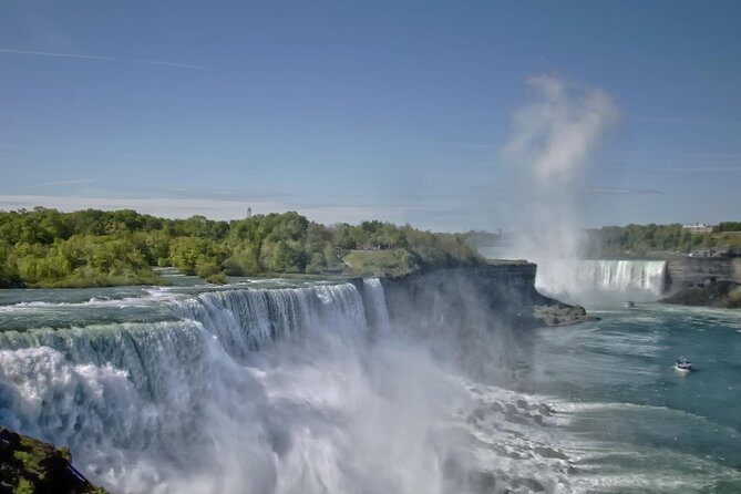 All Inclusive Niagara Falls USA Tour W/Boat Ride,Cave & Much MORE - Maid of the Mist: the spray-zone classic (and what to wear)