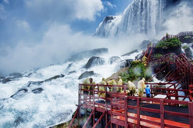 American 5pm Tour with Maid of the Mist Ticket and Guide - Group Size: Up to 15 Feels More Manageable