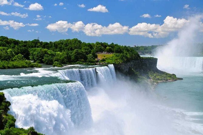 Day-Trip from Toronto to Niagara Falls with skip-the-line boat - Niagara Parkway drive-by stops: big ideas, no museum ticket bill