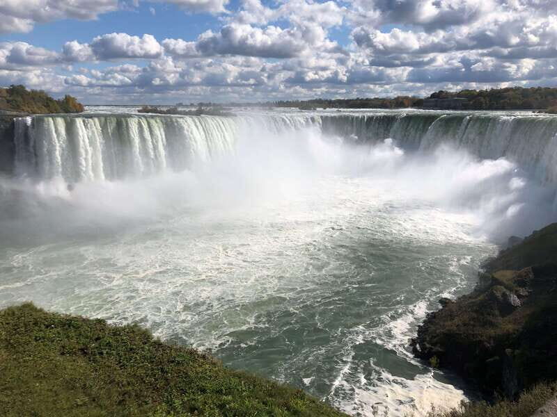 From Toronto: Niagara Falls Full-Day Tour - A full-day coach plan that stays organized (even with big crowds)