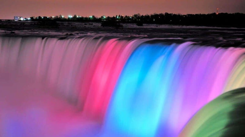From Toronto: Niagara Falls Tour with Journey & Dinner - Final Falls Time on the Canadian Side: Photos and Freedom