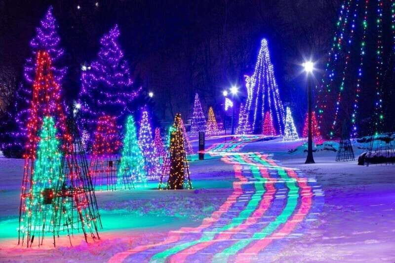 From Toronto: Winter Festival of Lights Niagara Falls Tour - The 8-Hour Coach Plan from Toronto (and Why Timing Matters)