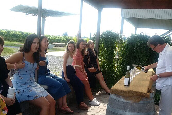 Luxury Wine Tours to Niagara On The Lake - The middle of the day: lunch that saves you from decision fatigue
