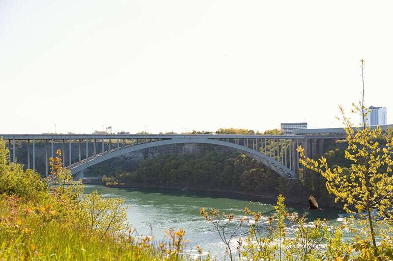 Niagara Falls: Boat Trip & Journey Behind the Falls Tour - Getting Oriented: Meeting Point, Escorted Dock Boarding, and Start Time