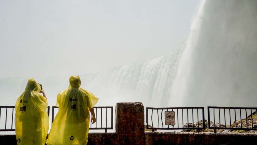Niagara Falls Canada: Highlights Tour With Boat Cruise - Practical tips that make the whole day easier
