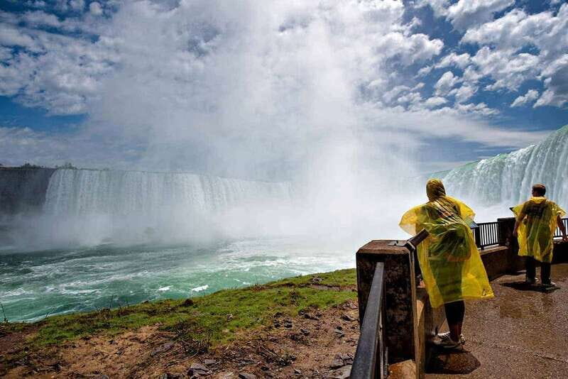 Niagara Falls, Canada: Sightseeing Tour with Boat Ride - A 3-hour Niagara Falls loop that hits the big viewpoints fast