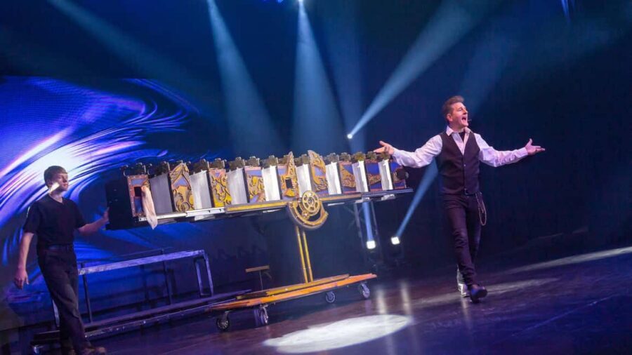Niagara Falls, Canada: Wild Magic Show Ticket - Meet the Performers: Greg Frewin, Alexandra, and the Team Energy