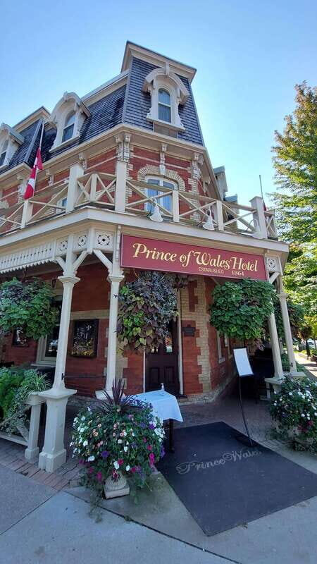 Niagara Falls: Canada with a Portuguese-speaking guide - The Niagara River drive and the 40-minute sightseeing window