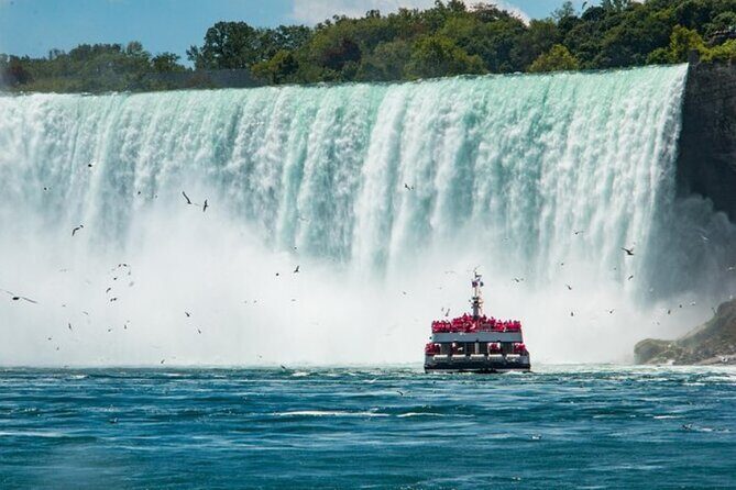 Niagara Falls Day Tour Includes Boat Cruise, Winery Stop & Lunch - Lunch with falls views: Table Rock House vs Queen Victoria Place
