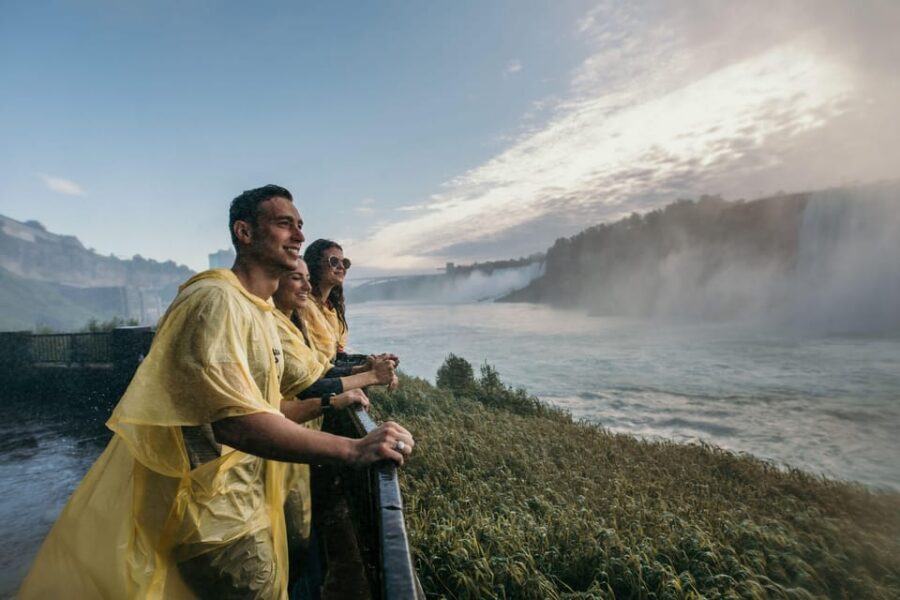 Niagara Falls Day Tour with Boat Ride & Journey Behind Falls - Maple Leaf Place and the syrup break: small stops with big Canadian flavor