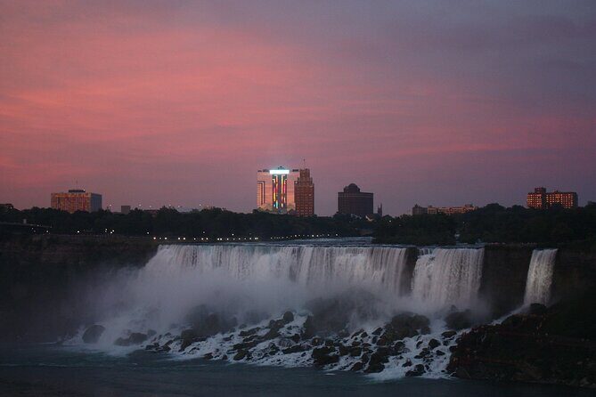Niagara Falls Night Illumination Tour: Holiday Edition - What makes the guide experience so important