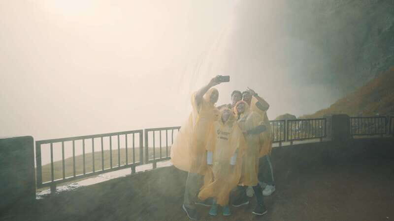 Niagara Falls: US & Canada Full-Day Tour & Lunch - Goat Island and Luna Island: the falls from the islands