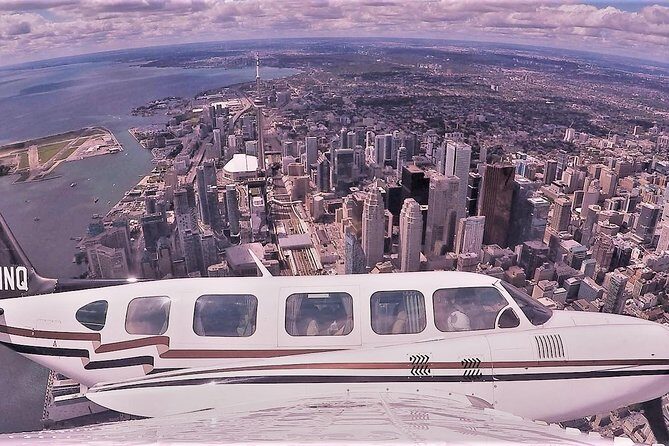 One hour Aerial Tour of Toronto and Niagara Falls with iflyTOTO - Entering Billy Bishop: the easiest airport for downtown views