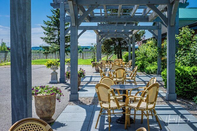 Private Customizable Niagara Winery Tour from Niagara Falls, NY - The big idea: a private Niagara Falls wine day across the border