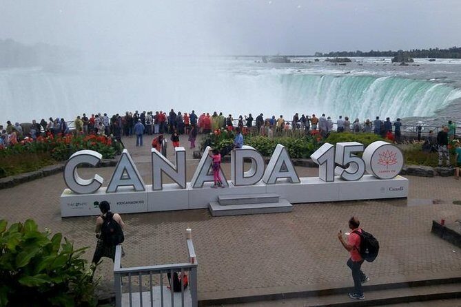 Private Transfer from Buffalo Intl, Airport (BUF) to Niagara Falls Canada - The private car ride: luggage space and a direct route to Niagara Falls
