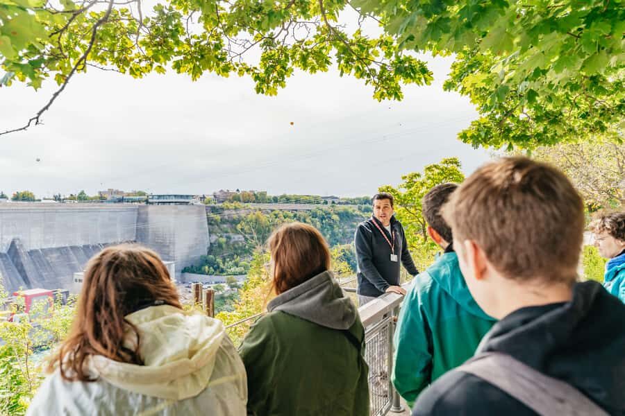 Toronto: Falls Day Tour with Boat Cruise & Niagara-the-Lake - If the boat can’t run: Skylon Tower views in winter months