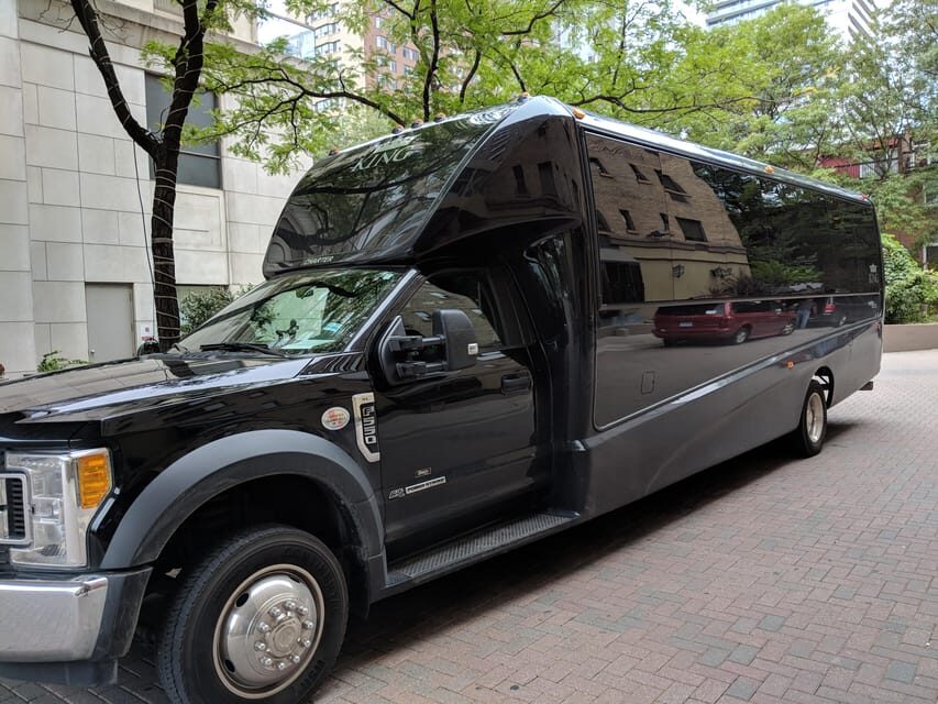 Toronto: Niagara Falls Bus Tour with Maple Tasting and NOTL - Niagara-on-the-Lake: 45 Minutes to Fall for the Town Vibe