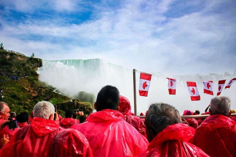 Toronto: Niagara Falls Day Tour with Optional Boat Cruise - Maple Leaf Place and the free syrup tasting: a souvenir stop with a story