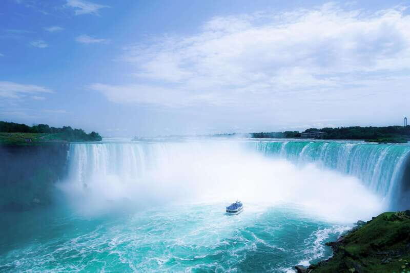 Toronto: Niagara Falls Tour with Boat and Lunch - Leaving Toronto at 20 Bay St.: how the day starts smoothly