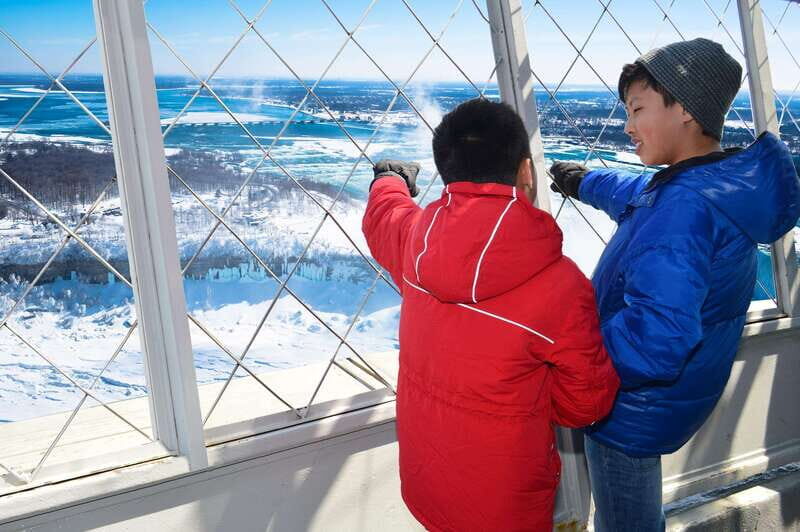 Toronto: Niagara Falls Tour with Boat and Lunch - Niagara Falls on Canadian side: using your 3 hours like a pro