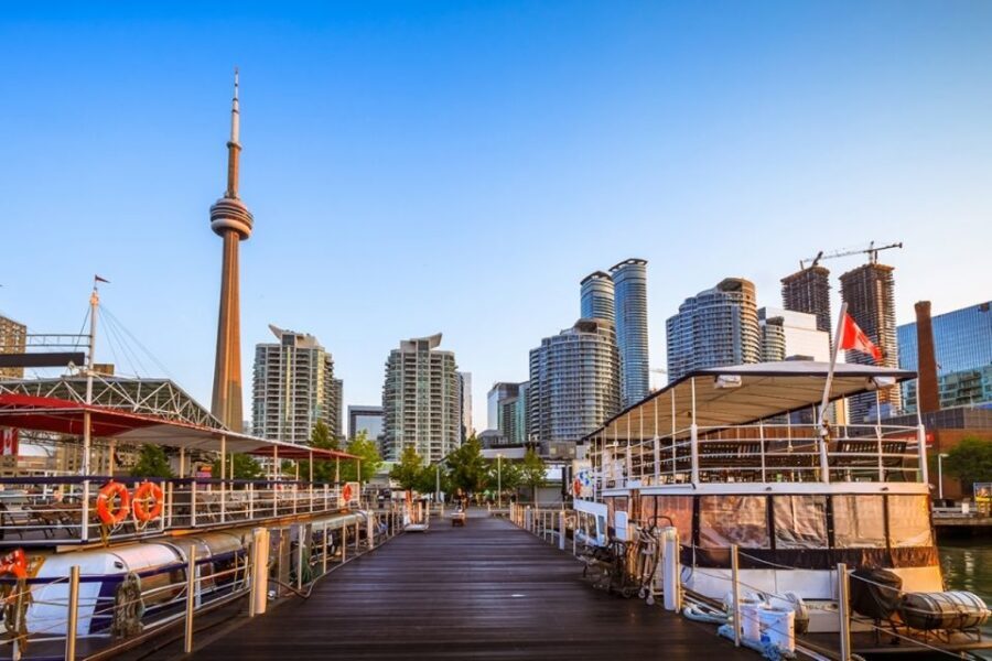 Toronto: Shuttle Transfer Between Downtown and Niagara Falls - Door-to-door pickup in downtown Toronto: the part you can plan for
