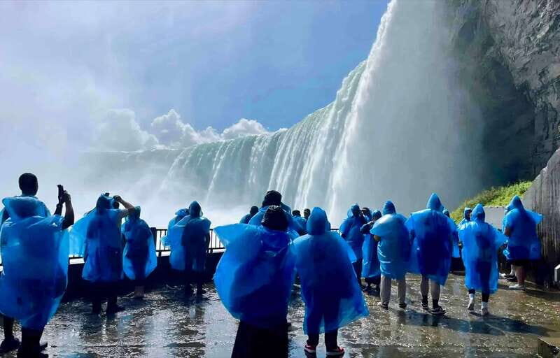 Toronto: Winter Niagara Falls Tour with Attractions Package - Niagara Falls Canadian Side: 3 Hours to Choose Your Own Viewpoints
